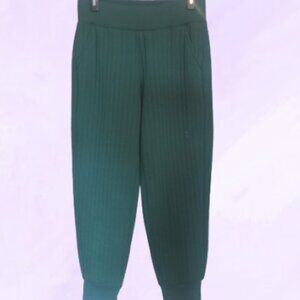 A. New Day vertical ribbed leggings pants holidays Christmas in green size small